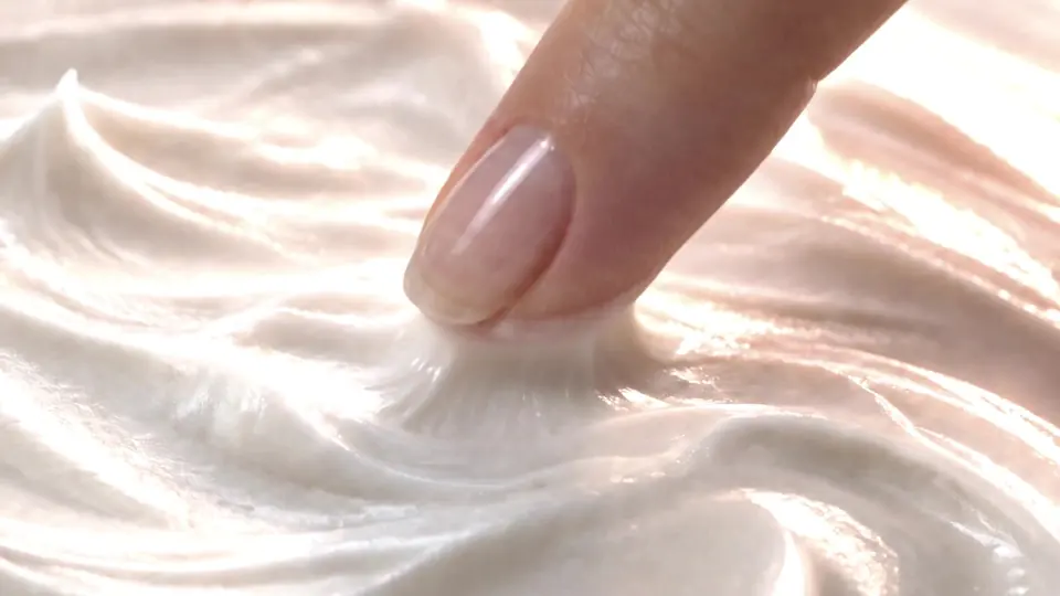 CÉRA QUEEN'S Film 2 – Produktspot — 3